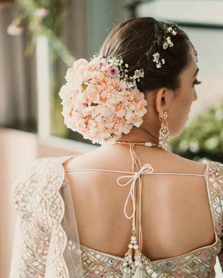 5 Winter Flowers for your Bridal Hairstyle  Bridal Look  Wedding Blog